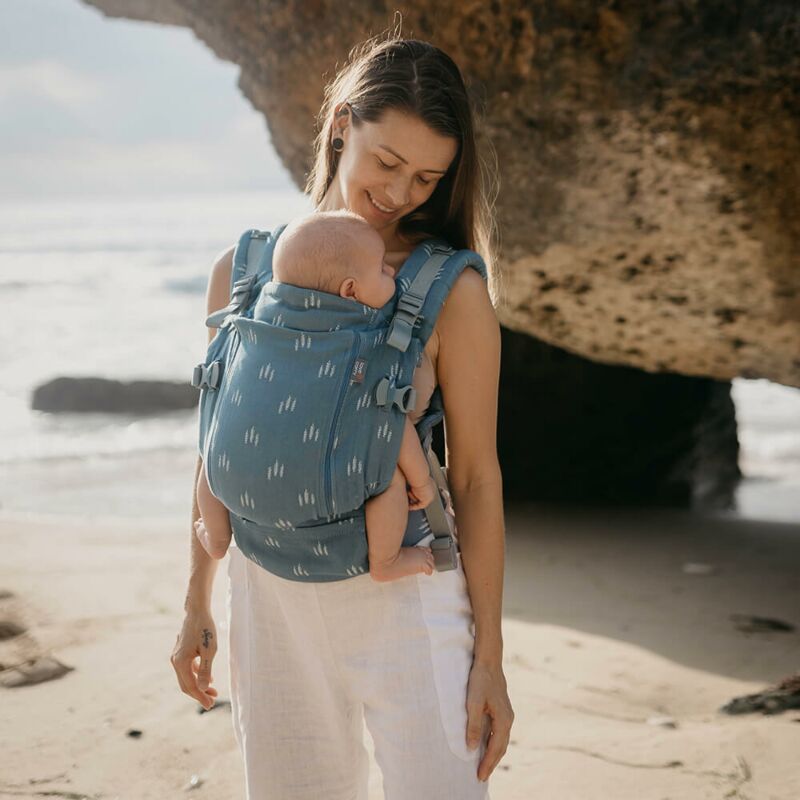 Top Tips For Babywearing In Summer